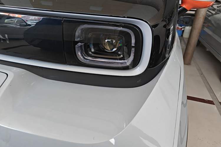 Used Baojun KiWi EV 2022 Artist Lite Edition Lithium Iron Phosphate Left Front Headlight