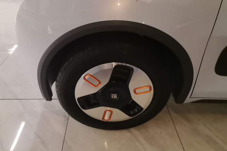 Used Baojun KiWi EV 2022 Artist Lite Edition Ternary Lithium Left Front Wheel Hub