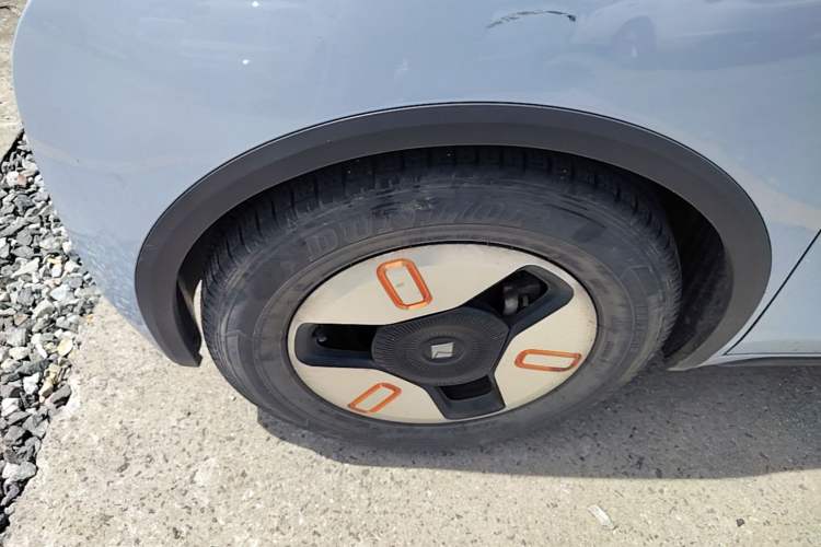 Used Baojun KiWi EV 2022 Designer Lite Edition Ternary Lithium Left Front Wheel Hub
