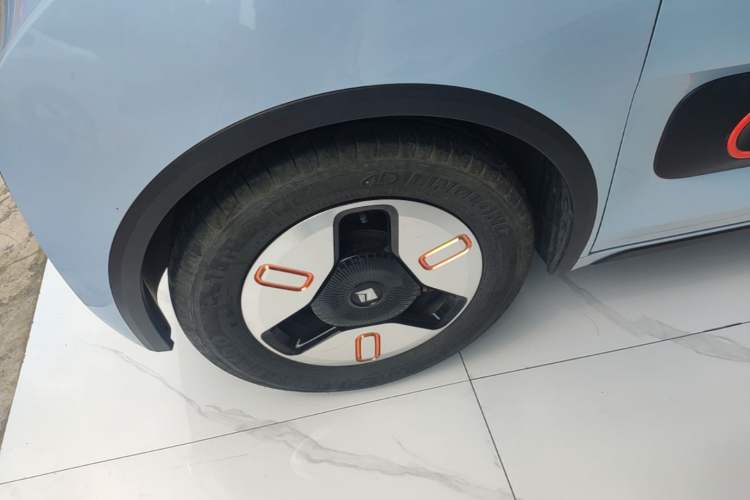Used Baojun KiWi EV 2022 Designer Lite Edition Ternary Lithium Left Front Wheel Hub