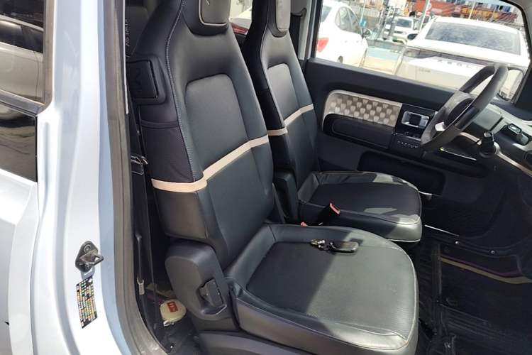 Used Baojun KiWi EV 2022 Designer Lite Edition Ternary Lithium Right Front Seat
