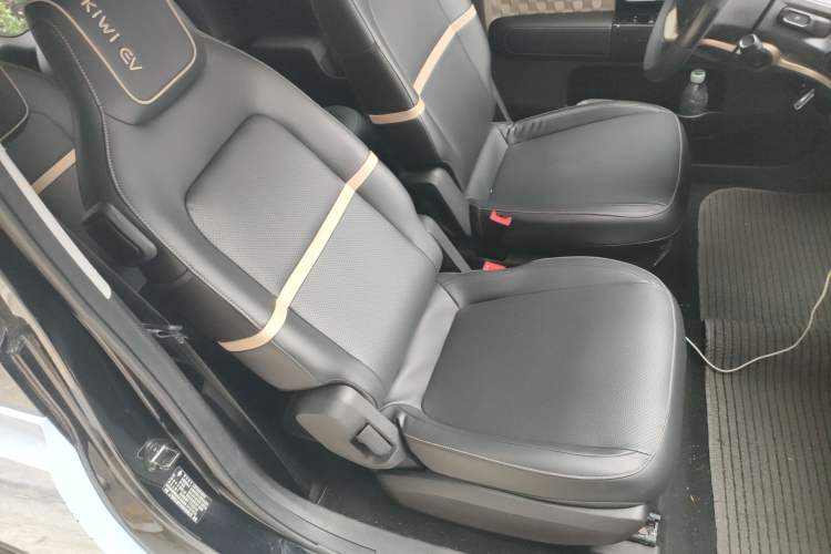 Used Baojun KiWi EV 2022 Designer Lite Edition Lithium Iron Phosphate Right Front Seat