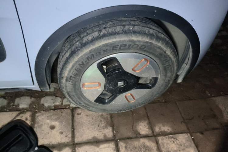 Used Baojun KiWi EV 2022 Artist Lite Edition Ternary Lithium Right Front Wheel Hub