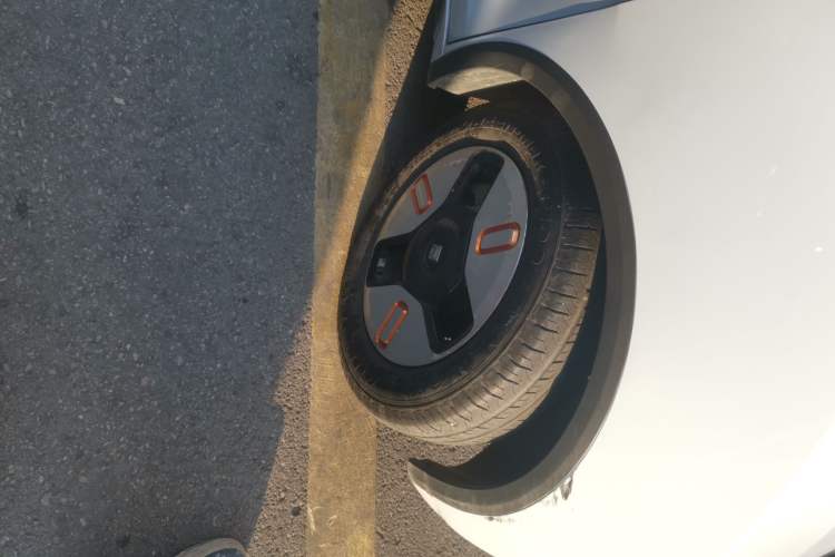 Used Baojun KiWi EV 2022 Artist Lite Edition Ternary Lithium Right Front Wheel Hub