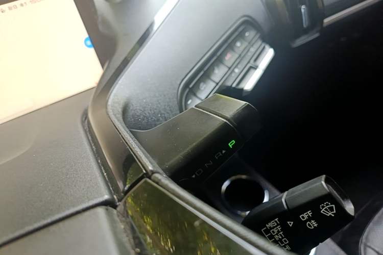 Used Baojun KiWi EV 2022 Artist Lite Edition Lithium Iron Phosphate Gear Lever