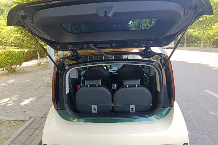 Used Baojun KiWi EV 2022 Artist Lite Edition Lithium Iron Phosphate Trunk