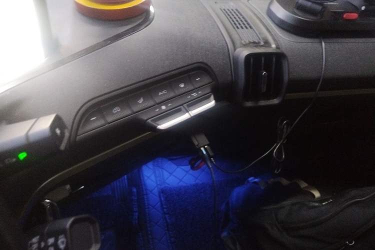 Used Baojun KiWi EV 2022 Designer Lite Edition Lithium Iron Phosphate Audio And AC Panel