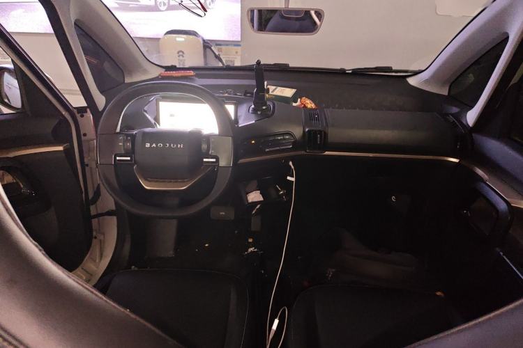 Used Baojun KiWi EV 2022 Artist Lite Edition Ternary Lithium Center Console