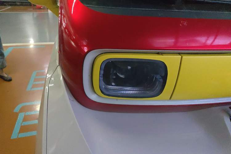 Used Baojun KiWi EV 2022 Artist Lite Edition Ternary Lithium Right Front Headlight