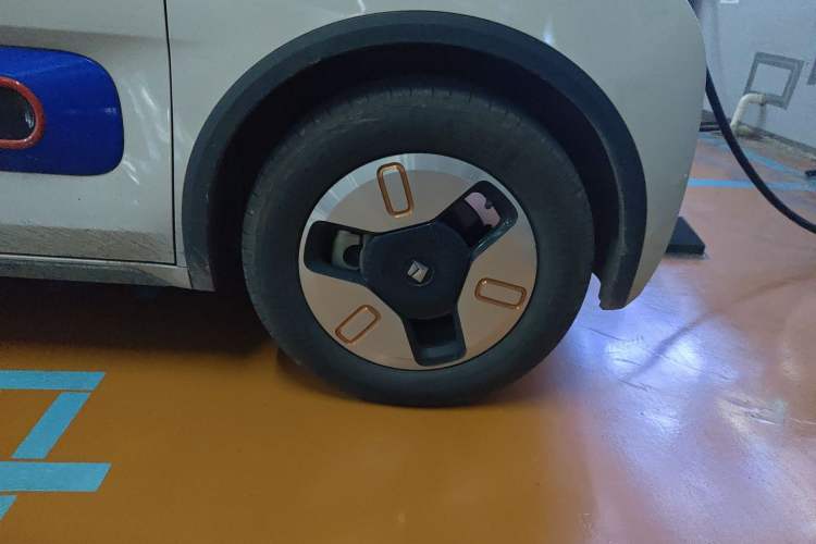 Used Baojun KiWi EV 2022 Artist Lite Edition Ternary Lithium Right Front Wheel Hub