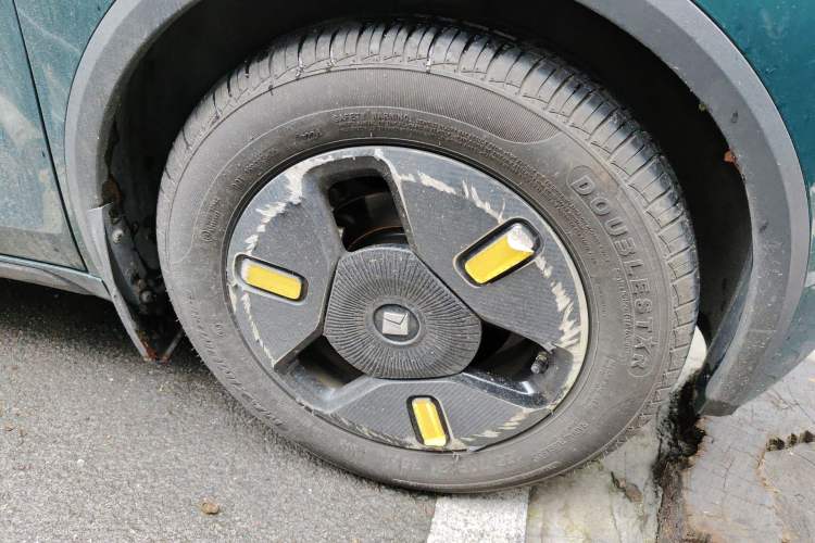 Used Baojun KiWi EV 2022 Designer Lite Edition Ternary Lithium Right Front Wheel Hub