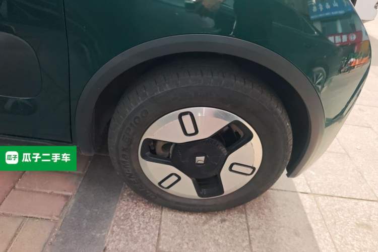 Used Baojun KiWi EV 2022 Designer Lite Edition Ternary Lithium Right Front Wheel Hub