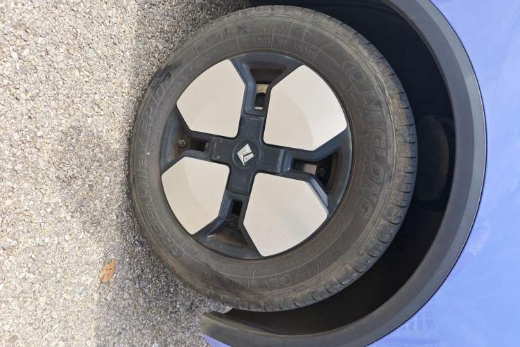 Used Baojun KiWi EV 2022 Designer Lite Edition Ternary Lithium Right Front Wheel Hub