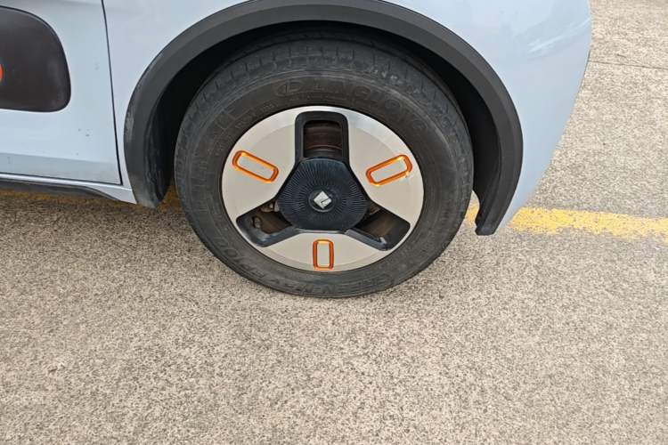 Used Baojun KiWi EV 2022 Artist Lite Edition Ternary Lithium Right Front Wheel Hub