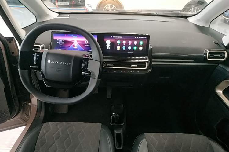 Used Baojun KiWi EV 2022 Artist Lite Edition Ternary Lithium Center Console