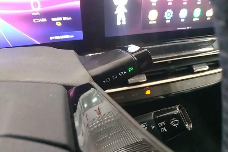 Used Baojun KiWi EV 2022 Artist Lite Edition Ternary Lithium Gear Lever