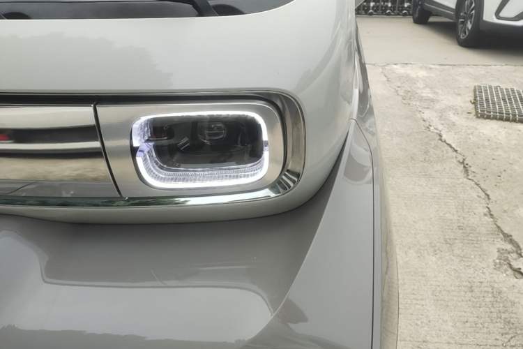 Used Baojun KiWi EV 2022 Artist Lite Edition Ternary Lithium Left Front Headlight