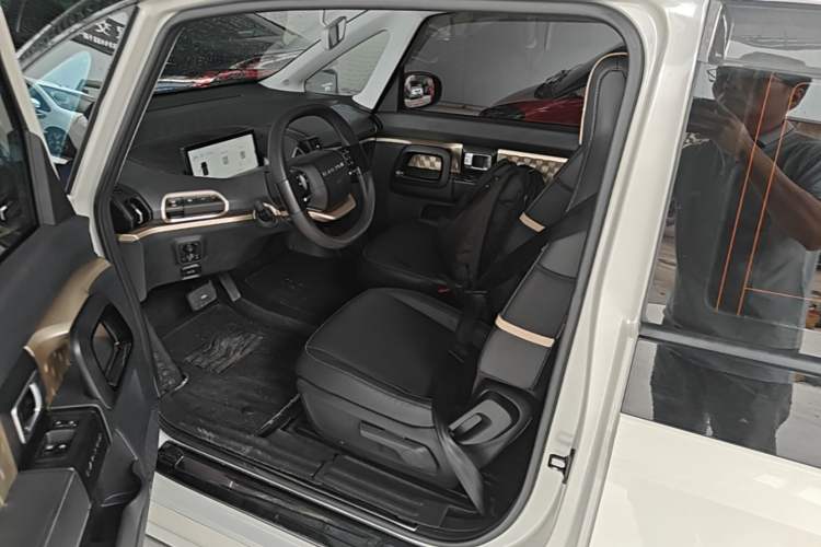 Used Baojun KiWi EV 2022 Artist Lite Edition Ternary Lithium Left Front Seat