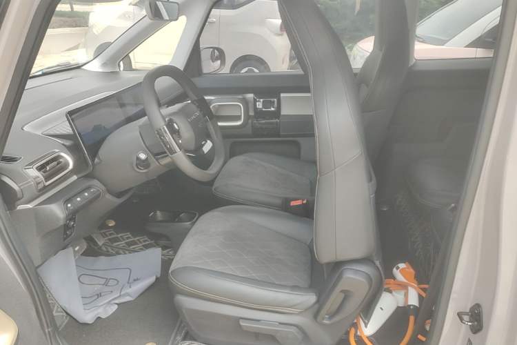 Used Baojun KiWi EV 2022 Artist Lite Edition Ternary Lithium Left Front Seat