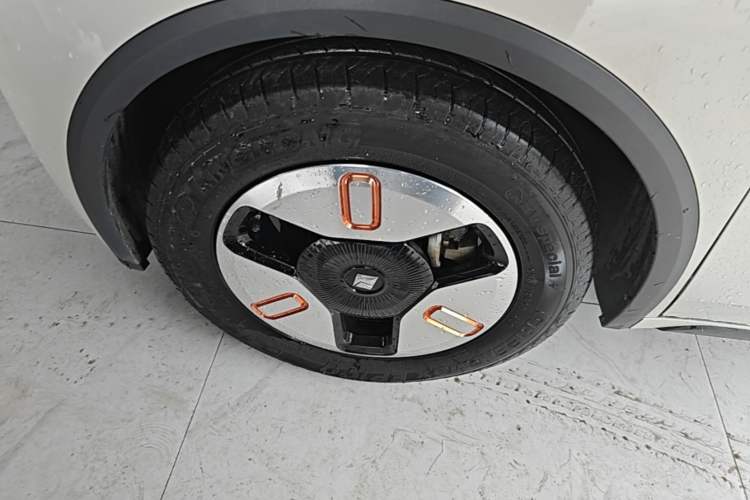 Used Baojun KiWi EV 2022 Artist Lite Edition Ternary Lithium Left Front Wheel Hub