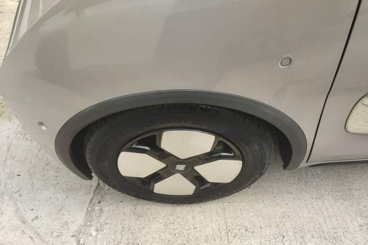 Used Baojun KiWi EV 2022 Artist Lite Edition Ternary Lithium Left Front Wheel Hub