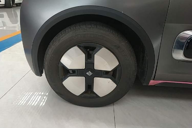 Used Baojun KiWi EV 2022 Artist Lite Edition Ternary Lithium Left Front Wheel Hub
