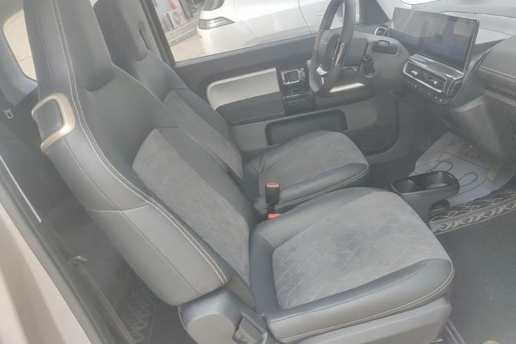 Used Baojun KiWi EV 2022 Artist Lite Edition Ternary Lithium Right Front Seat