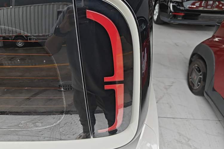 Used Baojun KiWi EV 2022 Artist Lite Edition Ternary Lithium Right Rear Taillight