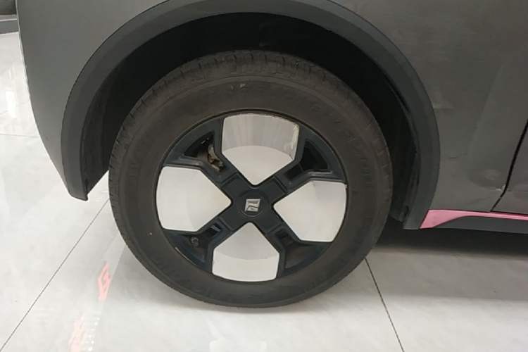 Used Baojun KiWi EV 2022 Artist Lite Edition Ternary Lithium Right Rear Wheel Hub