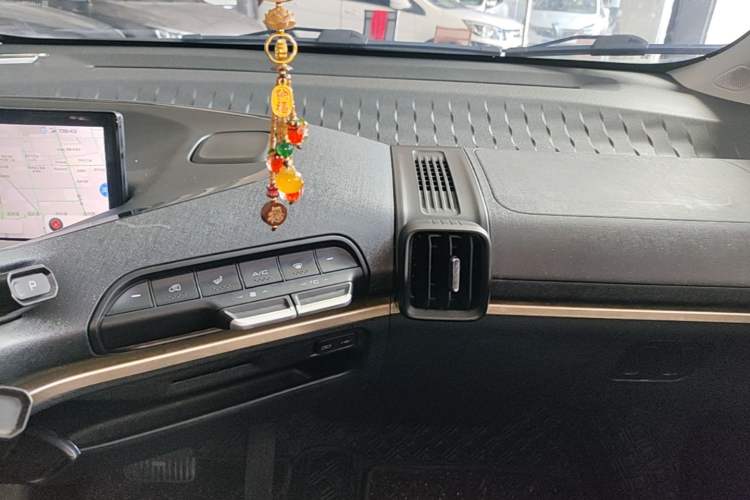 Used Baojun KiWi EV 2022 Designer Lite Edition Ternary Lithium Audio And AC Panel
