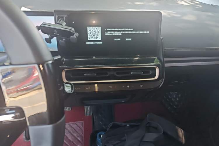 Used Baojun KiWi EV 2022 Designer Lite Edition Ternary Lithium Audio And AC Panel