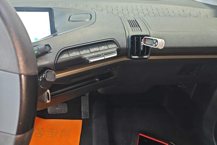 Used Baojun KiWi EV 2022 Designer Lite Edition Ternary Lithium Audio And AC Panel