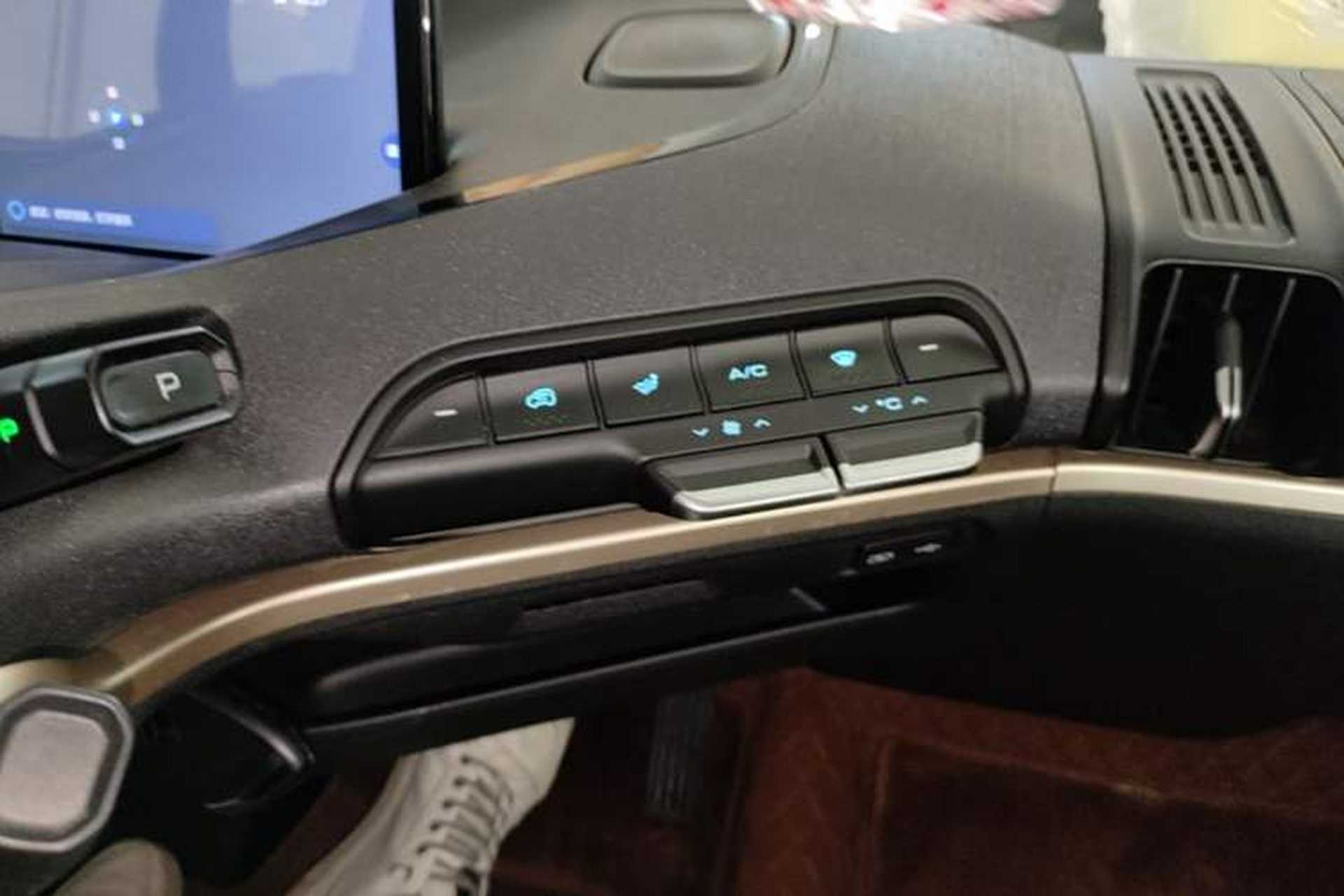 Used Baojun KiWi EV 2022 Artist Lite Edition Ternary Lithium Audio And AC Panel