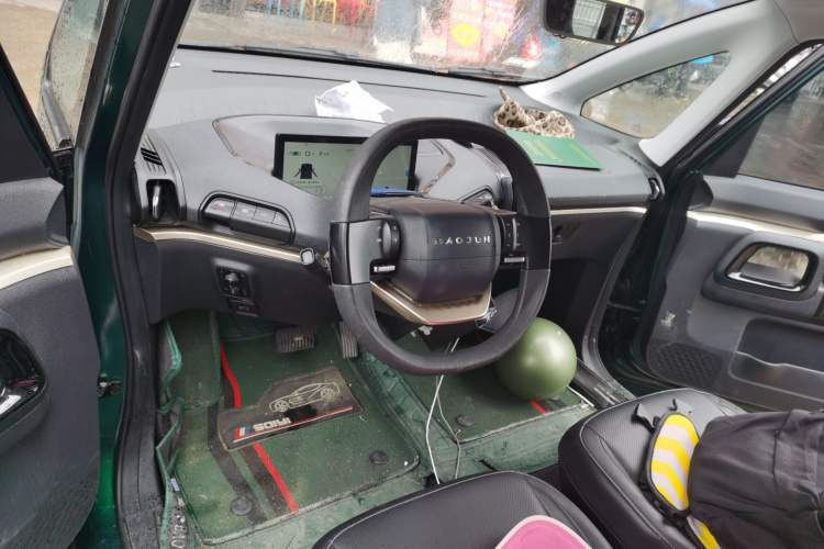 Used Baojun KiWi EV 2022 Artist Lite Edition Ternary Lithium Center Console