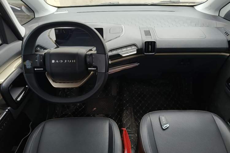 Used Baojun KiWi EV 2022 Artist Lite Edition Lithium Iron Phosphate Center Console