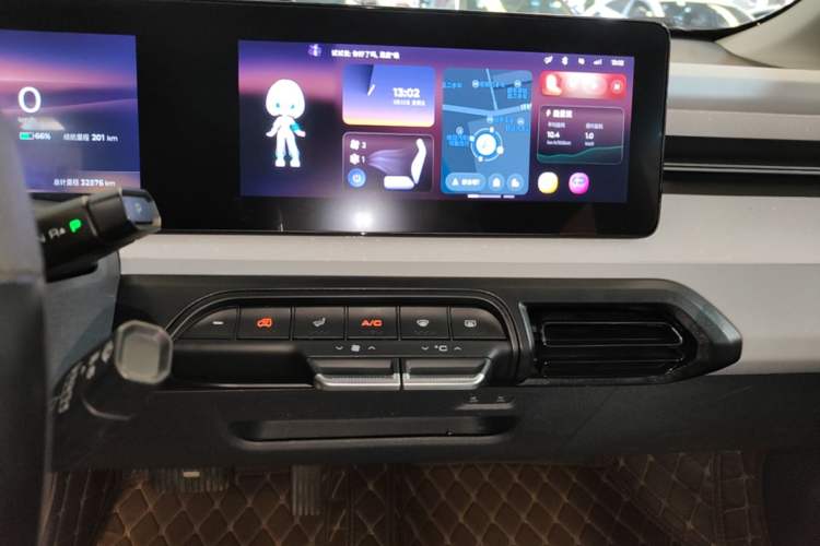 Used Baojun KiWi EV 2022 Artist Lite Edition Lithium Iron Phosphate Center Console