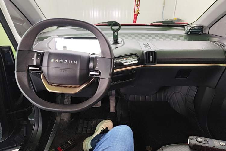 Used Baojun KiWi EV 2022 Artist Lite Edition Lithium Iron Phosphate Center Console