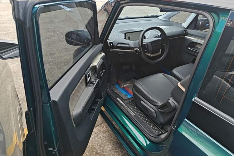 Used Baojun KiWi EV 2022 Designer Lite Edition Ternary Lithium Driver Seat