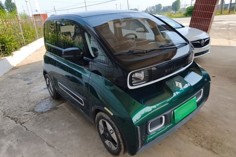Used Baojun KiWi EV 2022 Designer Lite Edition Ternary Lithium Front Right 45 Deg
