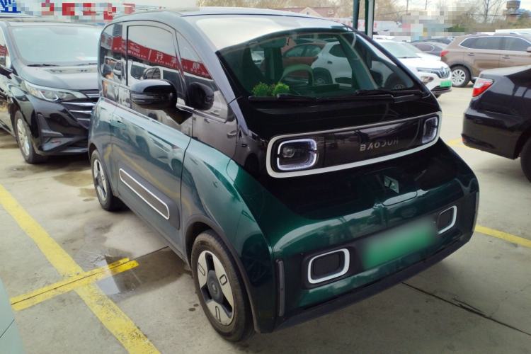 Used Baojun KiWi EV 2022 Artist Lite Edition Ternary Lithium Front Right 45 Deg