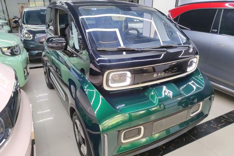 Used Baojun KiWi EV 2022 Artist Lite Edition Ternary Lithium Front Right 45 Deg