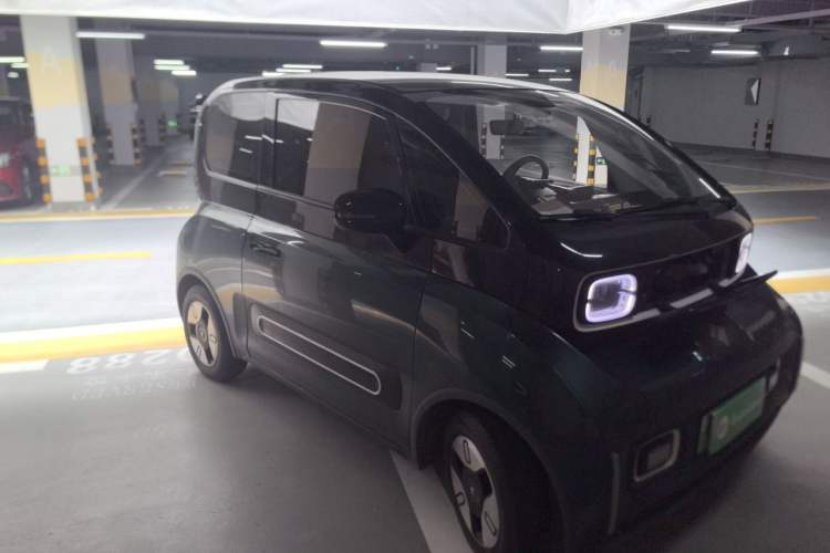 Used Baojun KiWi EV 2022 Artist Lite Edition Ternary Lithium Front Right 45 Deg