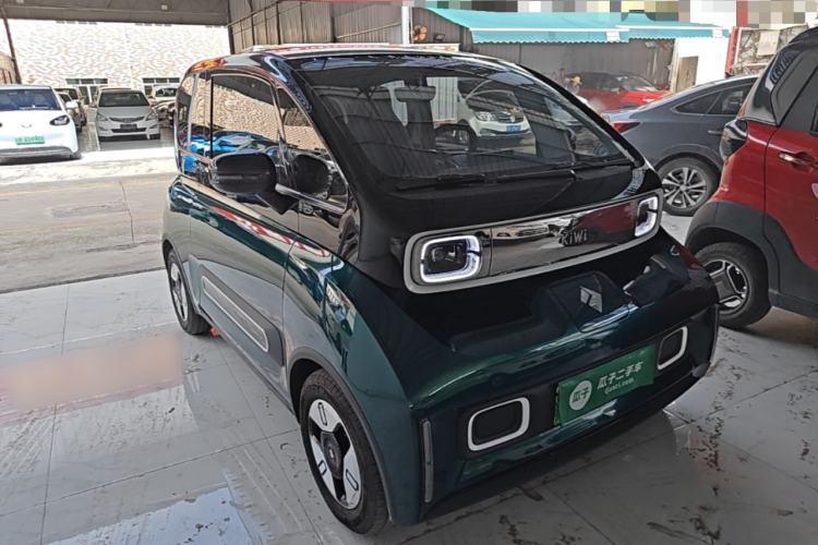 Used Baojun KiWi EV 2022 Artist Lite Edition Ternary Lithium Front Right 45 Deg