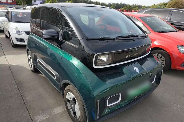 Used Baojun KiWi EV 2022 Designer Lite Edition Lithium Iron Phosphate Front Right 45 Deg