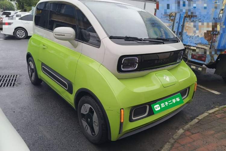 Used Baojun KiWi EV 2022 Artist Lite Edition Lithium Iron Phosphate Front Right 45 Deg