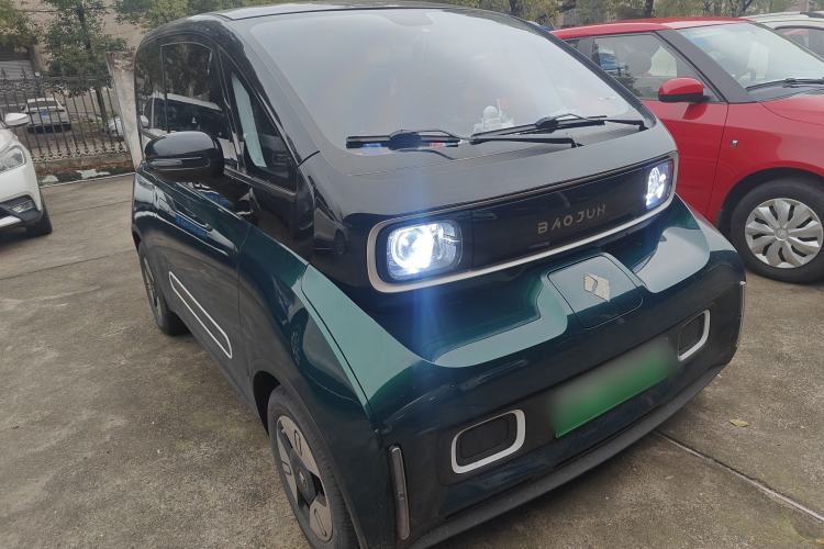 Used Baojun KiWi EV 2022 Designer Lite Edition Ternary Lithium Front Right 45 Deg