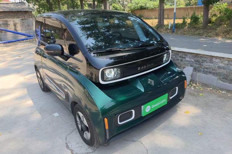 Used Baojun KiWi EV 2022 Designer Lite Edition Ternary Lithium Front Right 45 Deg