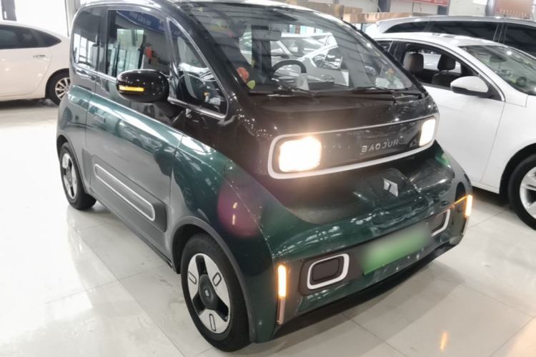 Used Baojun KiWi EV 2022 Designer Lite Edition Ternary Lithium Front Right 45 Deg