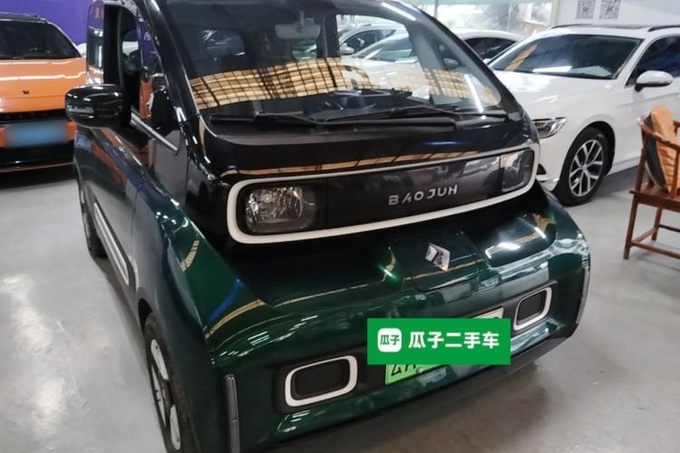 Used Baojun KiWi EV 2022 Designer Lite Edition Lithium Iron Phosphate Front Right 45 Deg