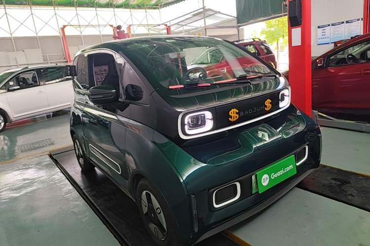 Used Baojun KiWi EV 2022 Artist Lite Edition Lithium Iron Phosphate Front Right 45 Deg